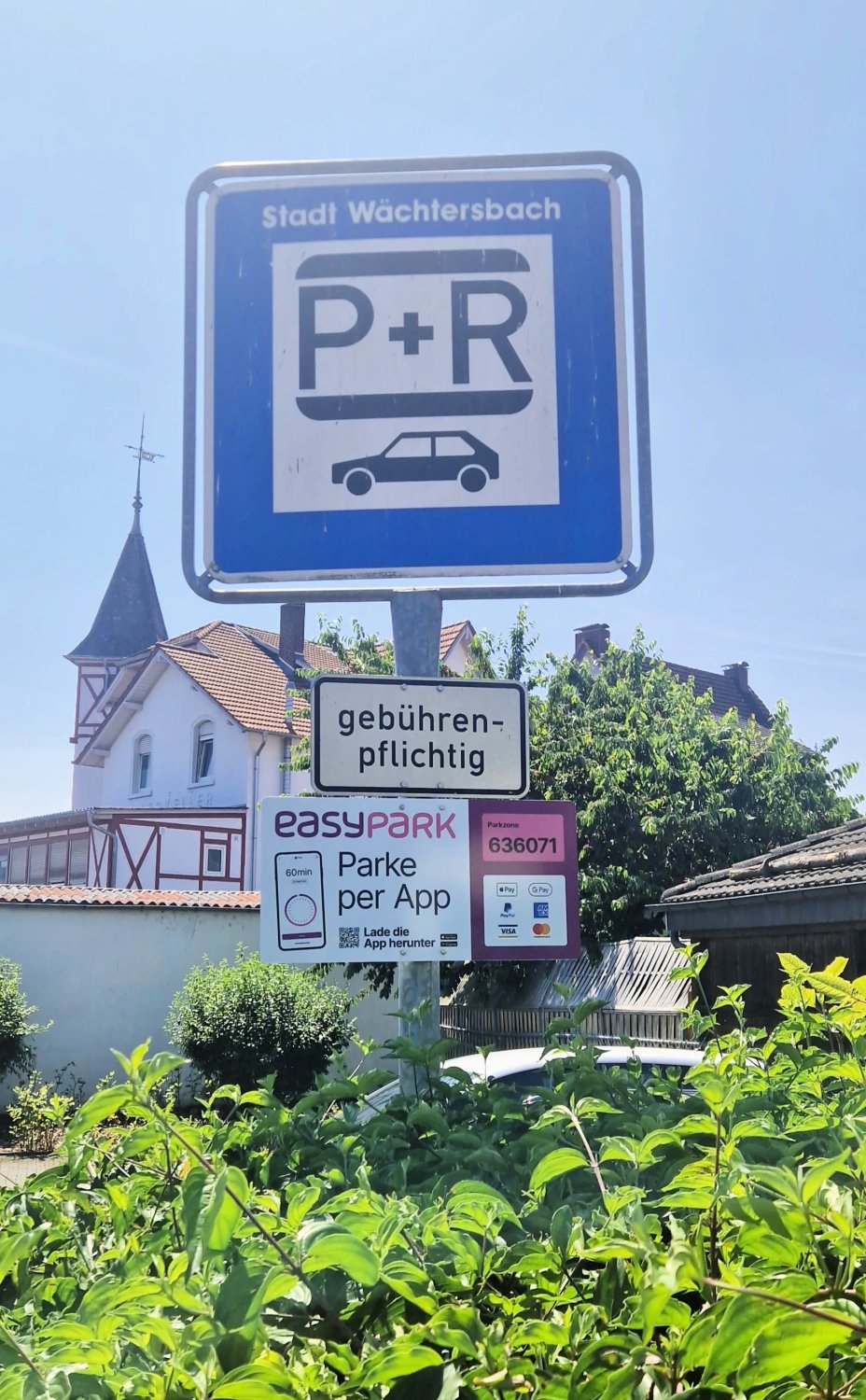 Das Parken auf den städtischen Parkplätzen am Bahnhof Wächtersbach wird jetzt noch komfortabler. 