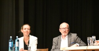 (links) EU-Abgeordnete Anna Cavazzini und (rechts) Landtagsabgeordneter Markus Hofmann