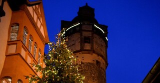 Weihnachtsmarkt Auf Der Ronneburg: Rund 7000 Besucher Am Ersten ...