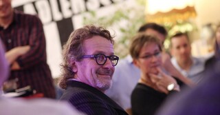 Der Frankfurter Künstler Mike Kuhlmann ist seit über 30 Jahren ein guter Kumpel von Peter Fischer