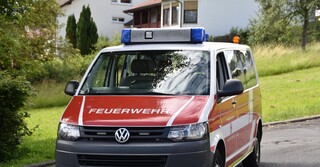 Neben dem neuen MLF gehört noch ein Mannschaftswagen zum Fuhrpark der Lettgenbrunner Feuerwehr.