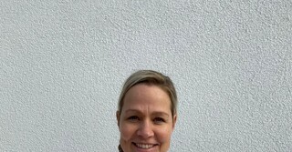Vanessa Keth mit den Original Frankfurter Bethmännchen.