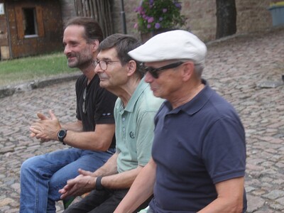 Spielmann (rechts)