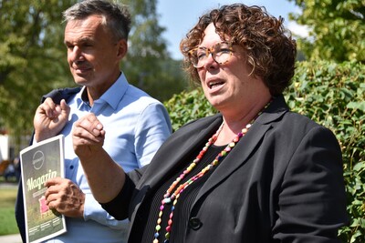 Erste Kreisbeigeordnete Susanne Simmler findet den Spessart Märchenthron sehr gelungen.