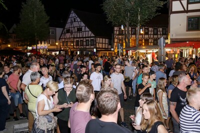 Rund 8.000 Besucher schlendern am Samstag durch die Schlüchterner Straßen.