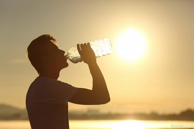 Wichtig: Viel trinken! - <i>Foto: Adobe Stock / Antonioguillem</i>