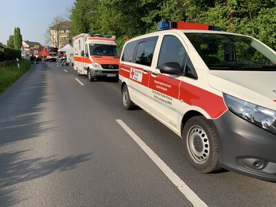Das DRK Bruchköbel versorgte die Einsatzkräfte vor Ort mit Getränken und Würstchen.