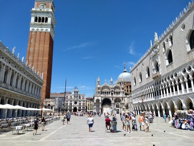 Der Markusplatz in Venedig: Wo sich sonst tausende Touristen durchschieben, herrscht derzeit gähnende Leere.