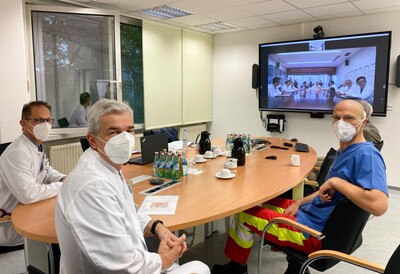 Von links: PD Dr. Eickhoff, PD Dr. Weinbrenner, PD Dr. Gruß im Austausch mit den chinesischen Kollegen.