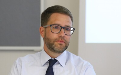 Landrat Thorsten Stolz erklärt die Zusammenhänge der Corona-Maßnahmen - <i>Archivbild: Hans-Hubertus Braune</i>
