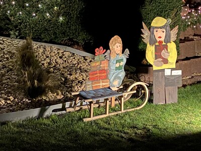 Schenkt in der Adventszeit jeden Tag ein Lächeln: der Engelweg in Großenlüder. - <i>Fotos: privat</i>