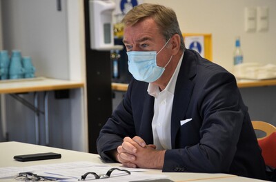 Auf Facebook zeigt sich Oberbürgermeister Claus Kaminsky bestürzt. - <i>Archivfoto KN/Joana Schneider</i>