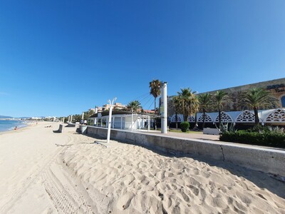 Gaeste sind noch nicht vorhanden der Balneario 5 an der Playa de Palma. Ebenso geschlossen wie der dahinter liegende Megapark. - <i>Foto: picture alliance / Eibner-Pressefoto | Augst / Eibner-Pressefoto</i>