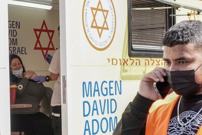In Israel werden jedem Tag etwa 100.000 Menschen – ohne jegliche Priorisierung – gegen das Coronavirus geimpft. - <i>Foto: picture alliance / ZUMAPRESS.com | Nir Alon</i>