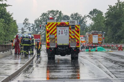 An der A66 ist ein Flugzeug abgestürzt - zwei Menschen starben - <i>Fotos: Tobias Rehbein/Henrik Schmitt</i>