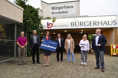 Ehrenamtlicher Erster Stadtrat Klaus-Oliver Blum, Stadtrat Jürgen Schäfer, Bürgermeisterin Sylvia Braun, Stadtrat Reiner Keim, Stadträtin Ingrid Camerzell, Stadtverordnete Patricia Bürgstein und Stadtverordnetenvorsteher Guido Rötzler.