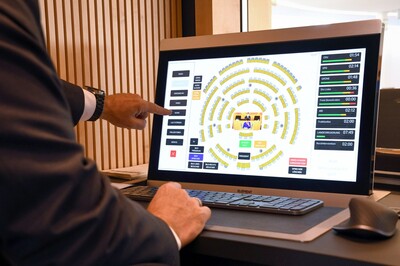 das Touchpad, mit dem die Technik im Plenarsaal gesteuert wird