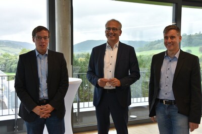 v.l.: Stefan Jökel, Tarek Al-Wazir und Peter Jökel