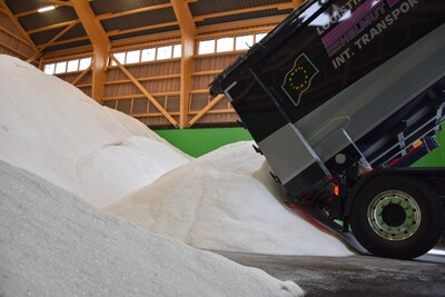 Alle Salzhallen und Silos in den 46 Straßenmeistereien sind zu Beginn der Winterdienst-Saison randvoll.