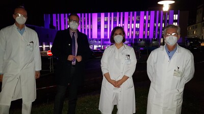 PD Dr. Dr. Horst Buxmann, Landrat Thorsten Stolz, Oberärztin Semra Hajradinovic (in Vertretung für Fr. Dr. Schulmeyer) und Dr. Hans-Ulrich Rhodius.