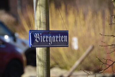Sie bringen behutsame Lockerungen vor allem für die Gastronomie und Veranstaltungsbranche.