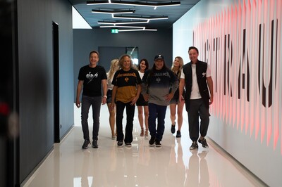 „From High Tech to Handcraft“: Beim Rundgang zeigten sich Hammett und Trujillo begeistert von Strauss.