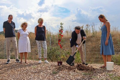 von links: Volker Gromer, Claudia Dorn, Birgit Jakob-Wegener, Bürgermeister Glöckner und Anita Paradies.