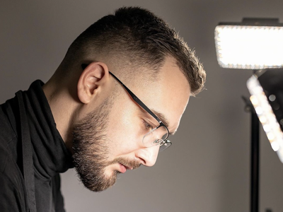 Der junge Ukrainer bei der Arbeit