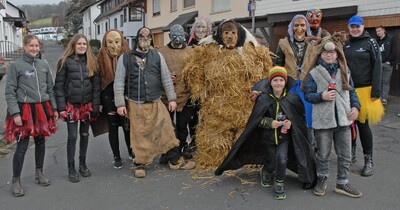 Am Fastnachtsdienstag zogen furchterregende Gestalten durch die Sinntal-Gemeinde.