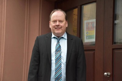 Amtsinhaber Frank Soer (parteilos). - <i>(Archiv-)Fotos: KN/privat</i>