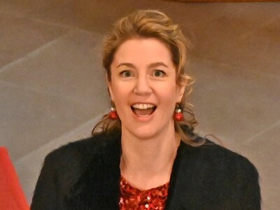 Am 2. Adventssonntag veranstaltete die Chorgemeinschaft Elm aus Anlass ihres 140-jährigen Bestehens in der evangelischen Kirche in Elm ein Adventskonzert mit der international bekannten Sopranistin Katrin Müller aus Karlsruhe.