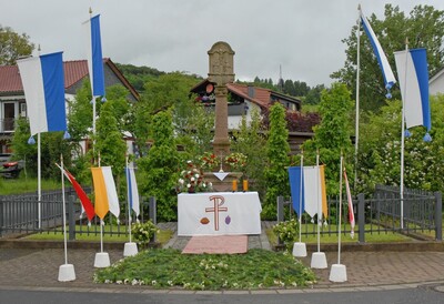 Das Fronleichnamsfest ist ein Hochfest im Kirchenjahr der katholischen Kirche, mit dem die leibliche Gegenwart Jesu Christi im Sakrament der Eucharistie gefeiert wird. - <i>Fotos: Walter Dörr</i>