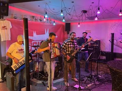 „The Sick Rats“ als Hausband der Bar boten den Gästen einen reichhaltigen Mix aus Garagenrock und Folk. 